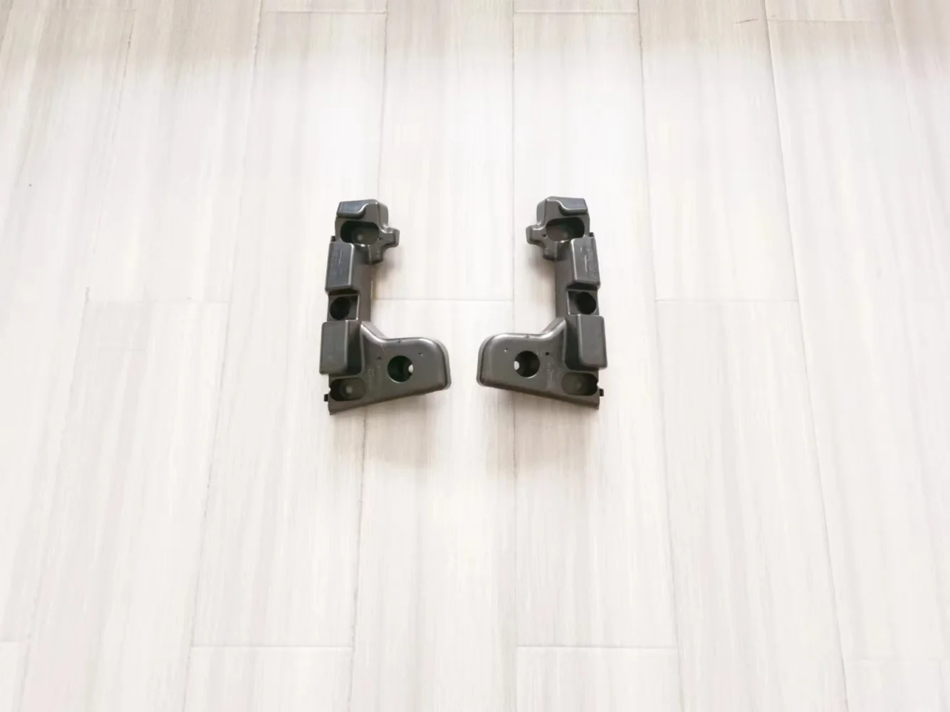 Rear bumper bracket assembly-L