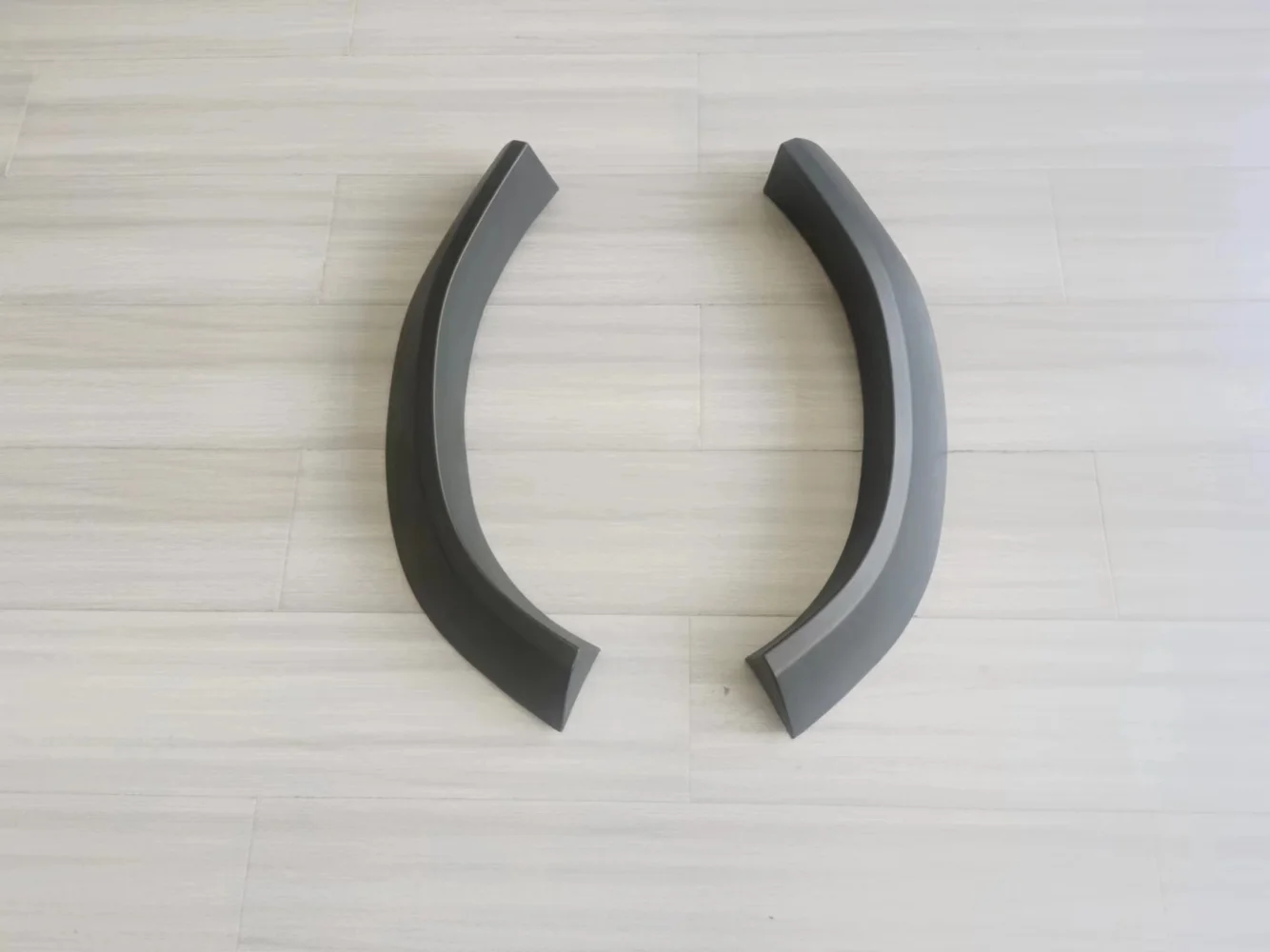 Rear door wheel eyebrow-l