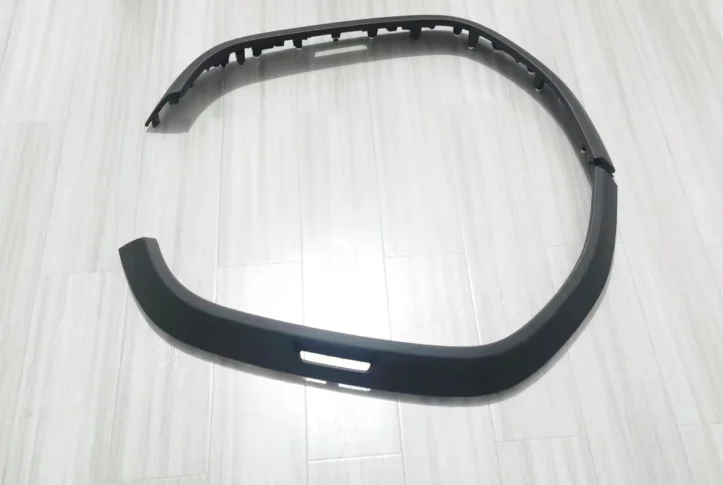 Front door wheel eyebrow-l