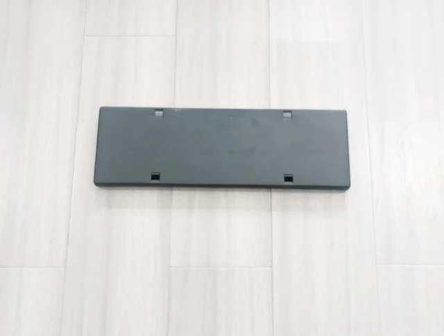 License plate mounting plate