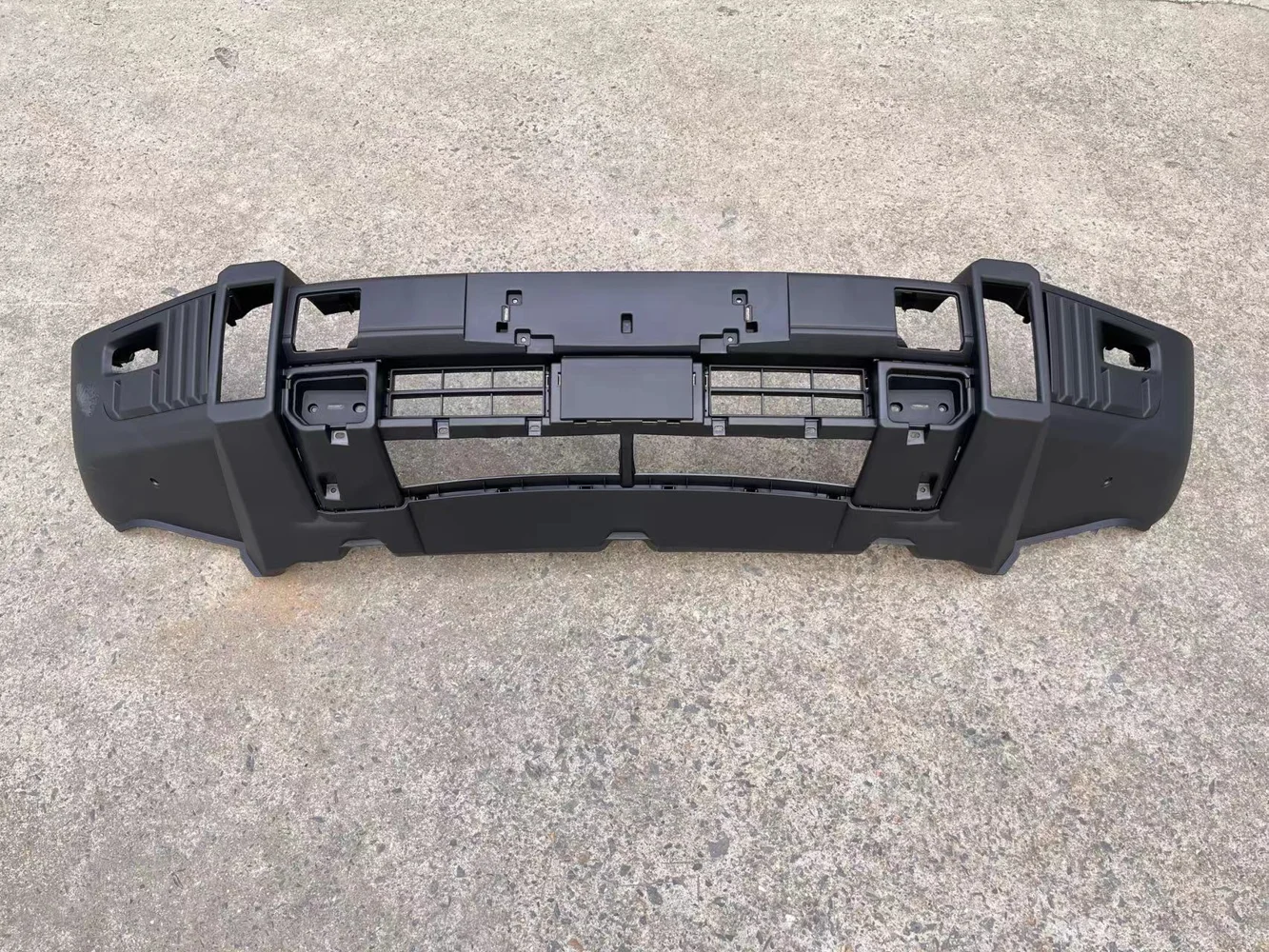 Front bumper without hole