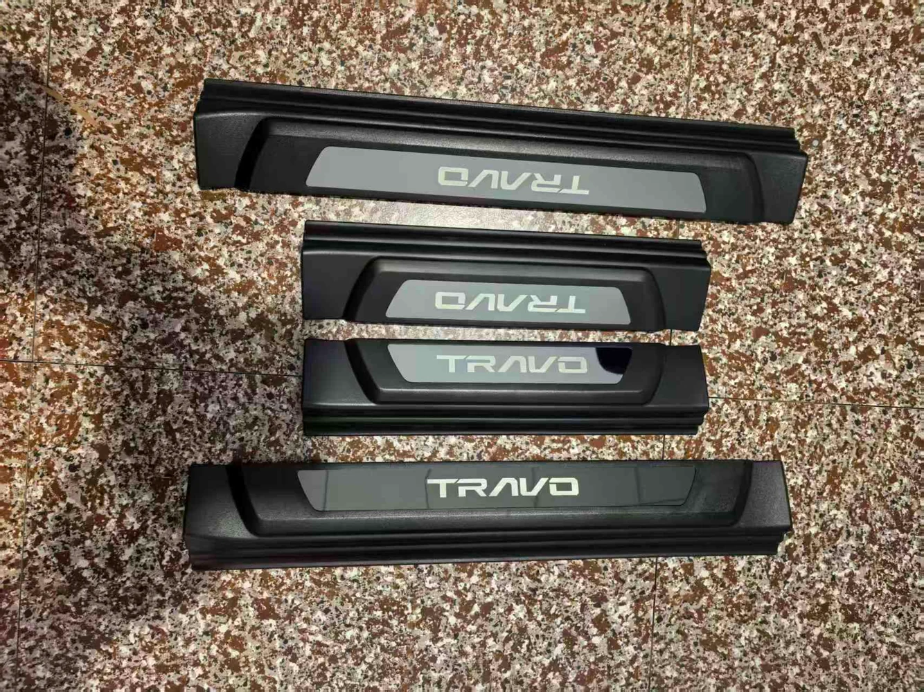 Door Sill HILUX /TRAVO 26(4PCS)