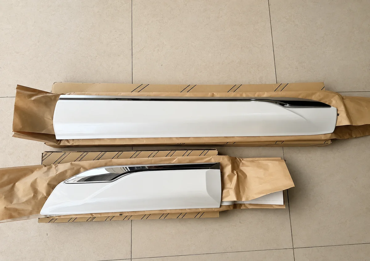 Toyota Land Cruiser LC300 Body Door Side Molding Trim, White Chrome