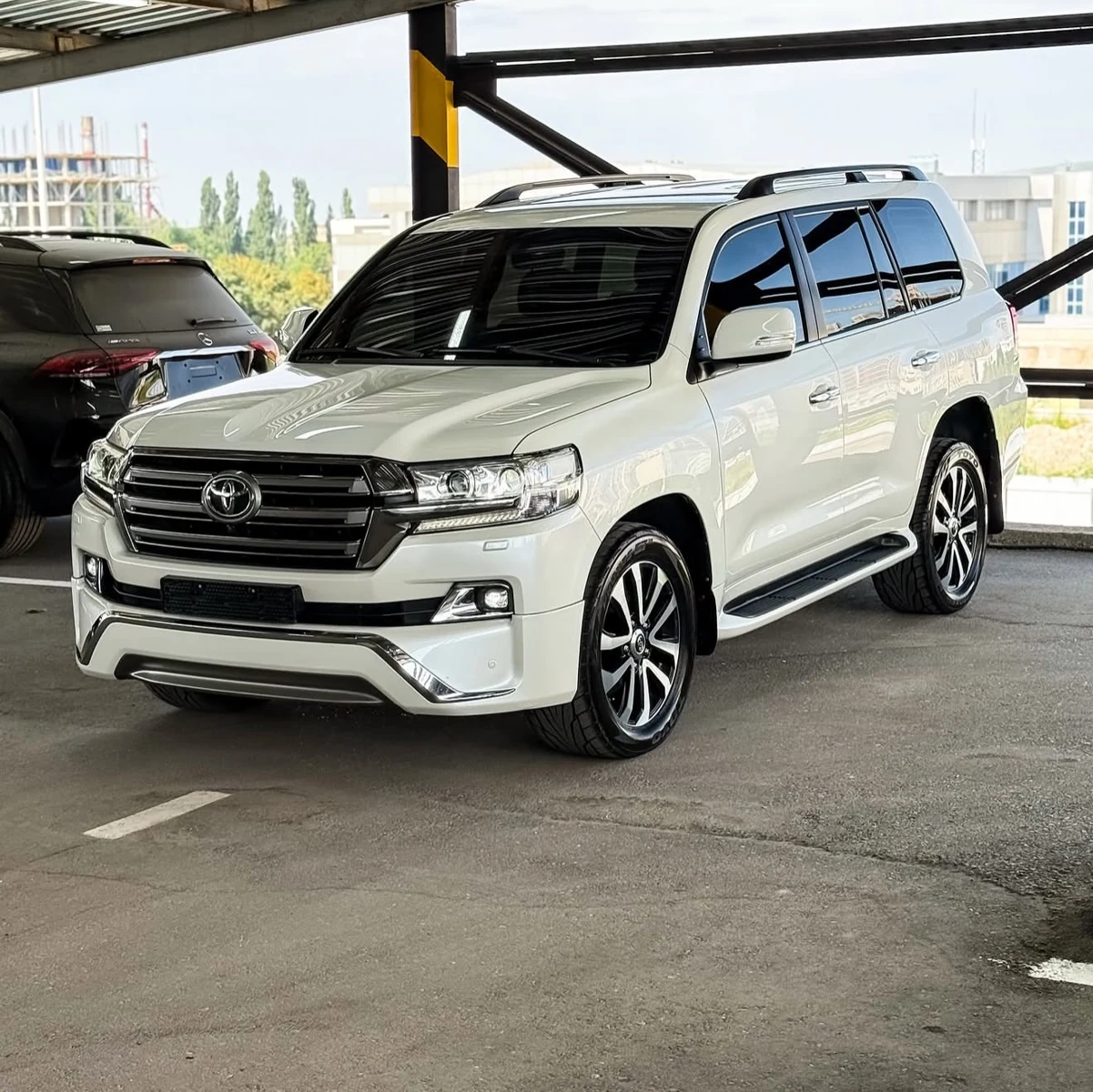 Toyota Land Cruiser LC200