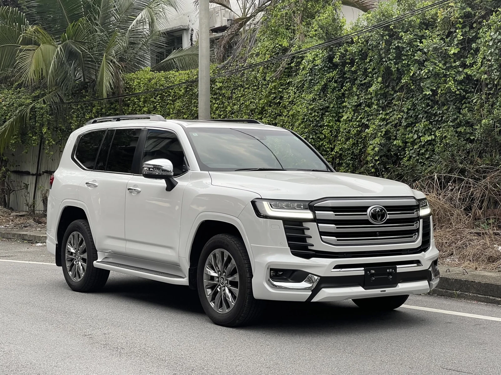 Toyota Land Cruiser LC300